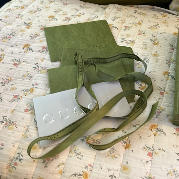 Boxes, ribbons, envelopes, paperwork - Picture 5 of 5